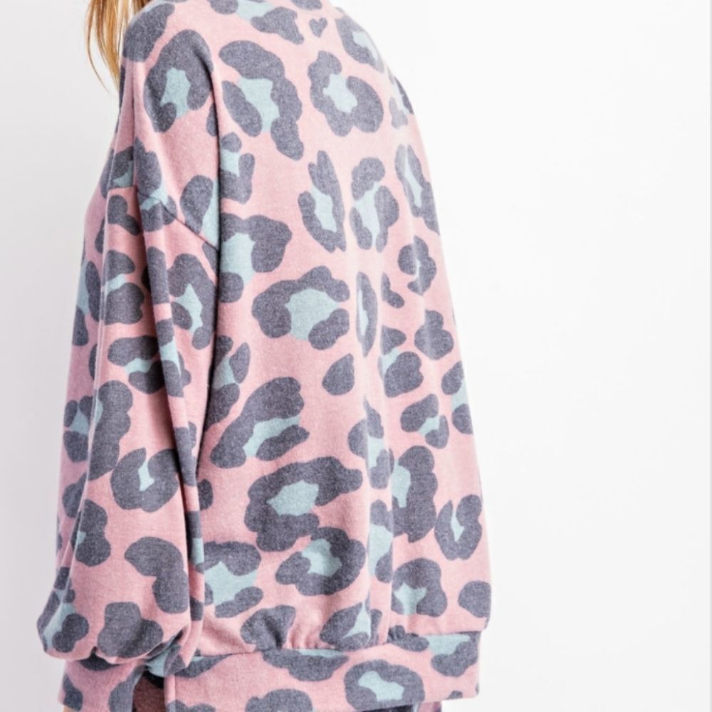 Leopard Print Jogger Set - Picture 3 of 3